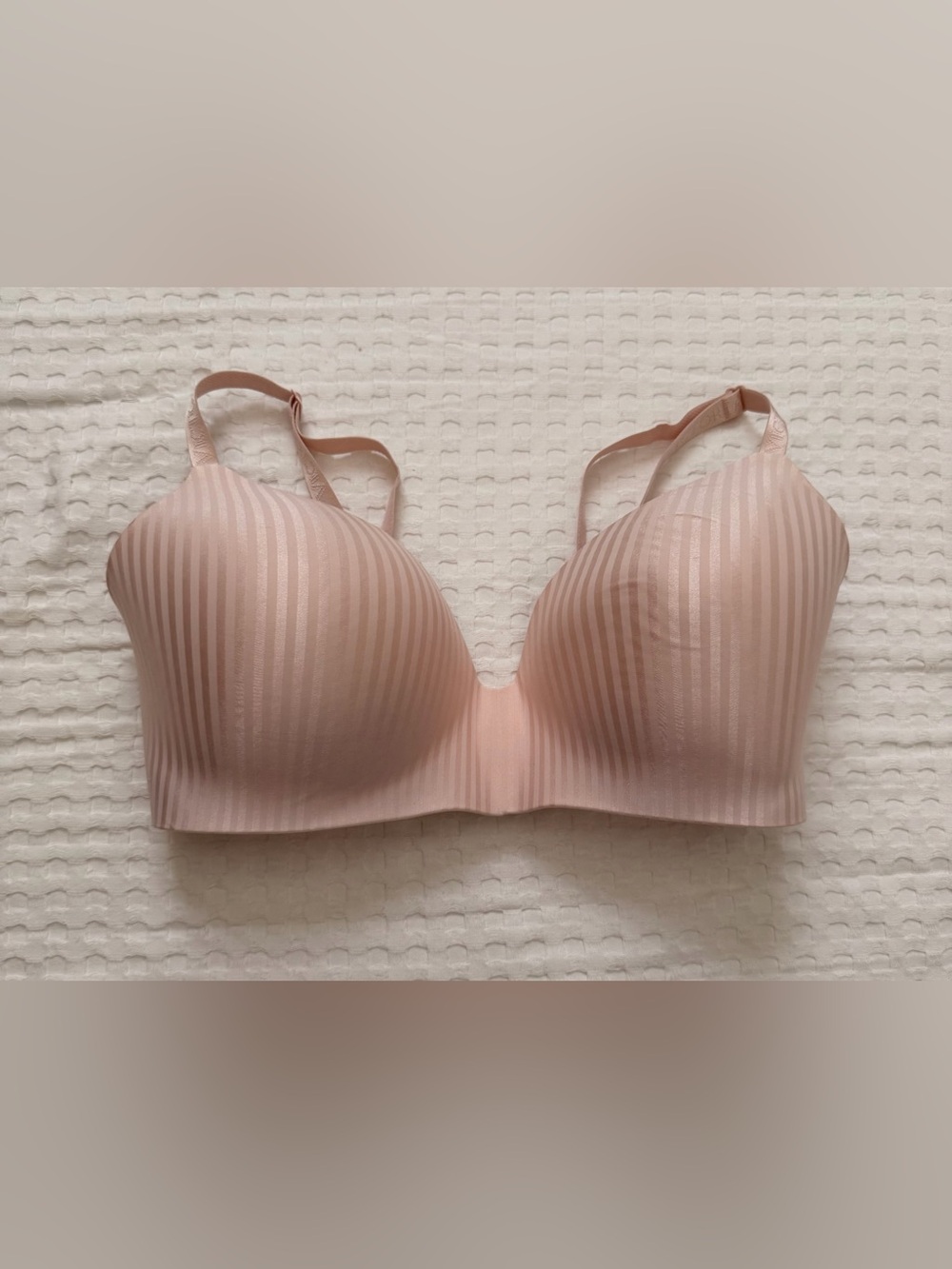 Victoria’s Secret Lightly Lined Wireless T-Shirt Bra 36DDD Blush Pink